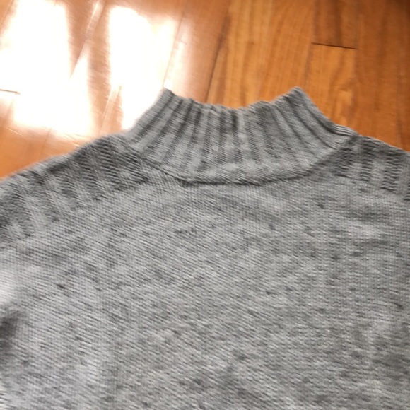 Ladies sweater - Picture 3 of 5